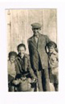 Abraham Bronshtein, father of Isaac Shoam