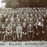 Sch-0028-School-1940-Graduation1b