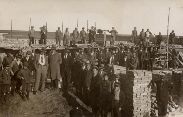 _foundation_laying_of_kamenets_yeshiva.jpg