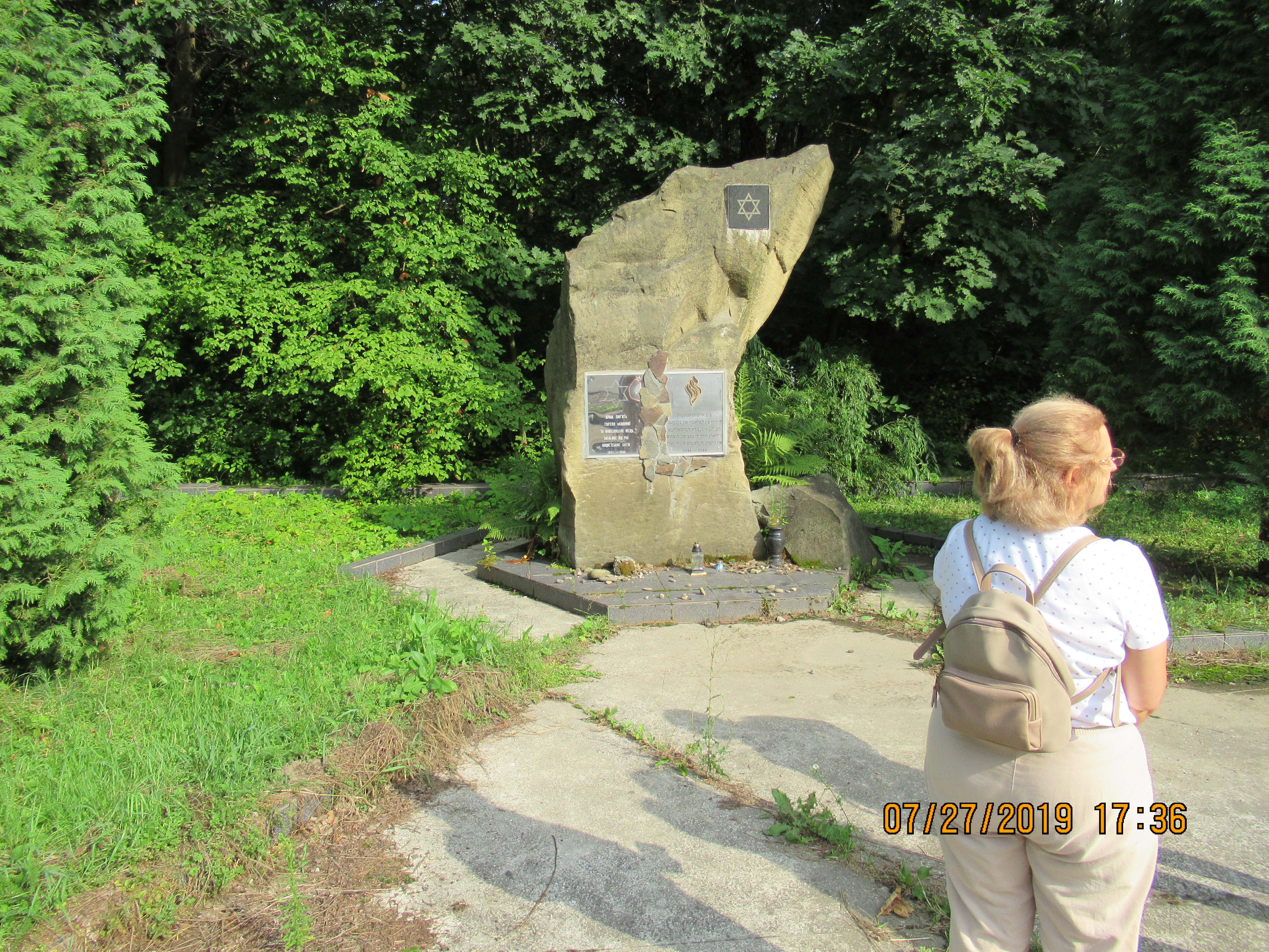 Ellie Austin approaching monument