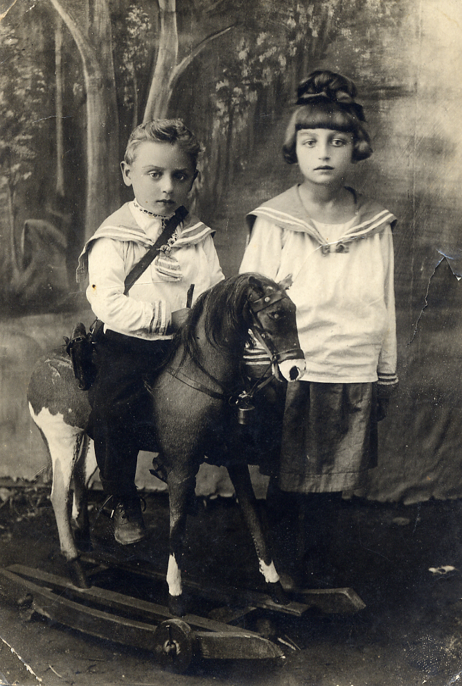 Unknown
              Steigman relative