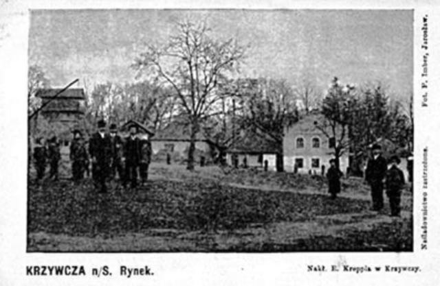 Rynek in
                          Krzywcza with synagogue