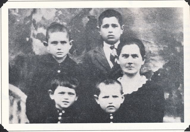 Members of Lejzon
Family
