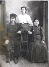 Leib and Hinda Rubin and daughter