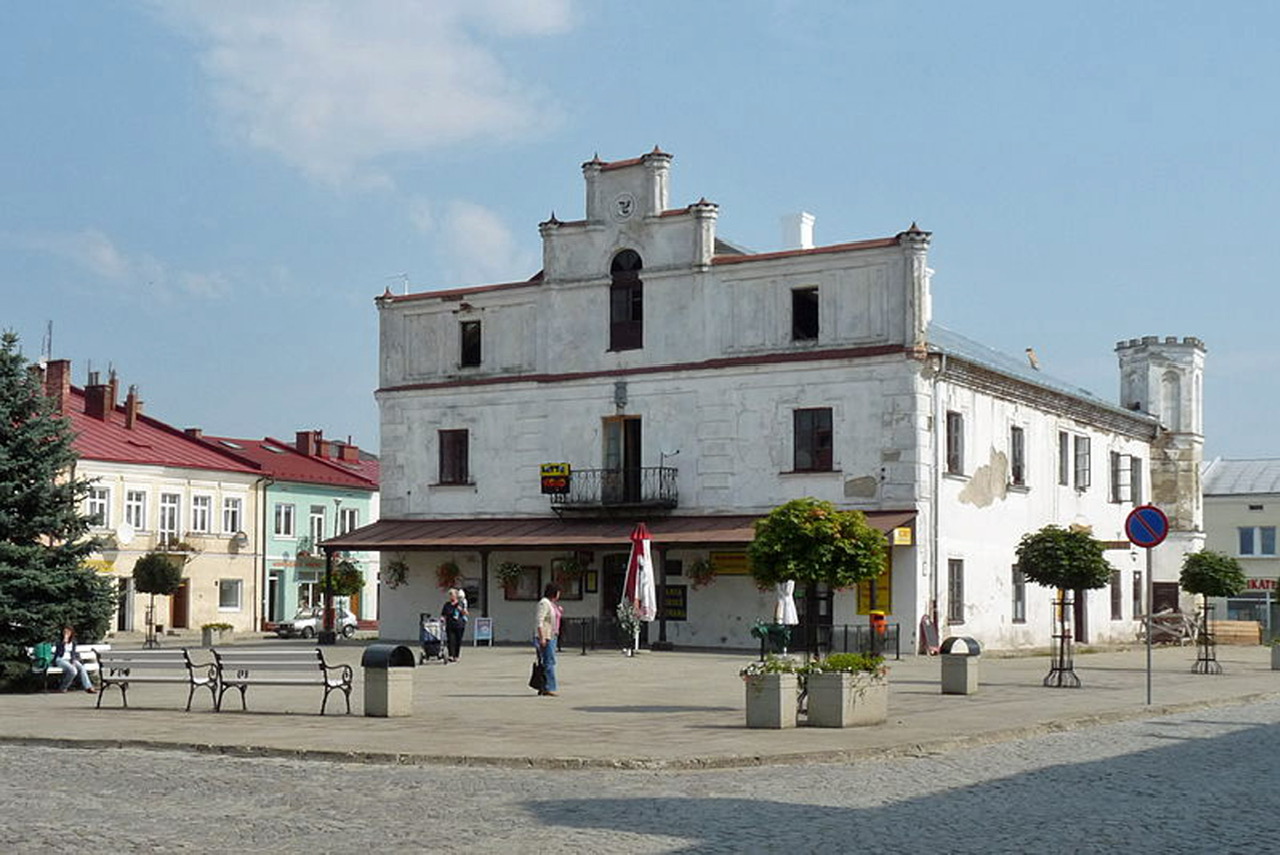 Rynek (Market Square) Renaissance-style town hall