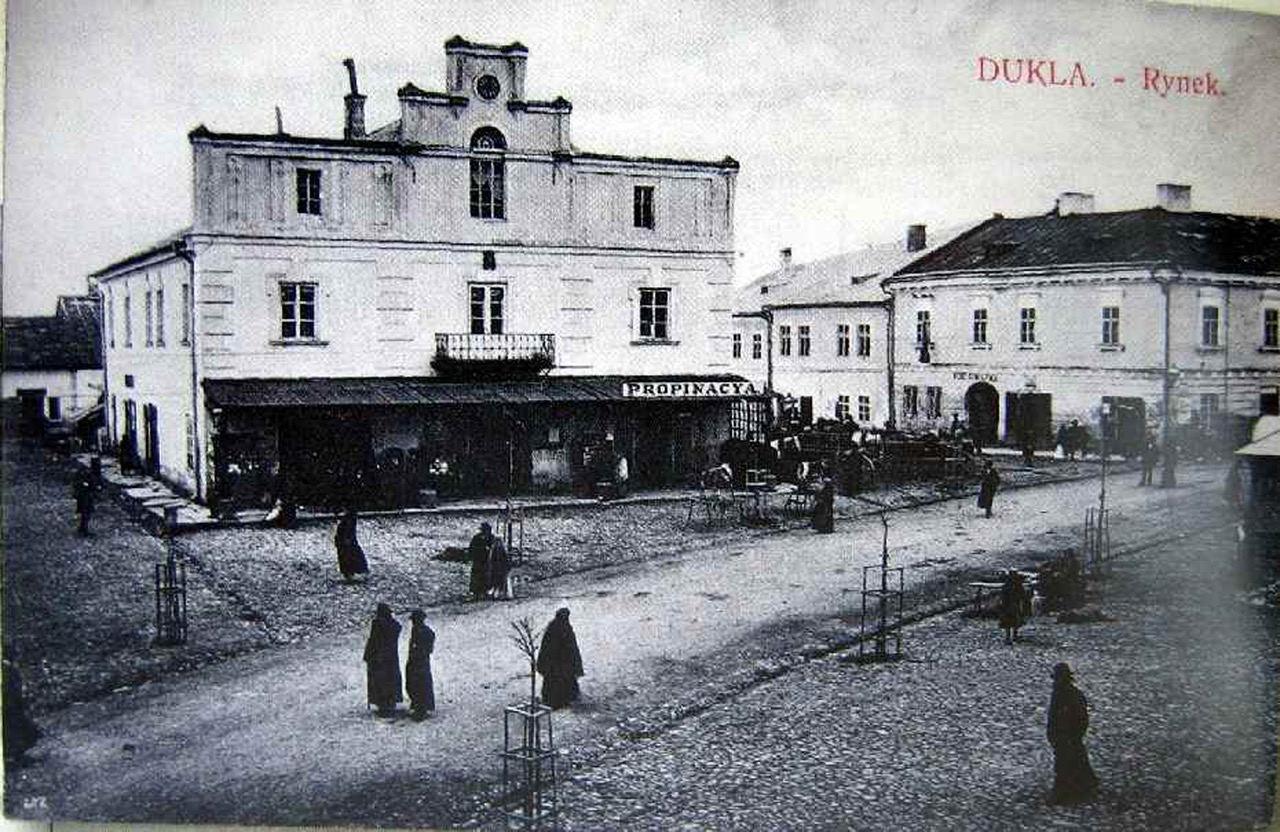 Old
          Postcard Fig1