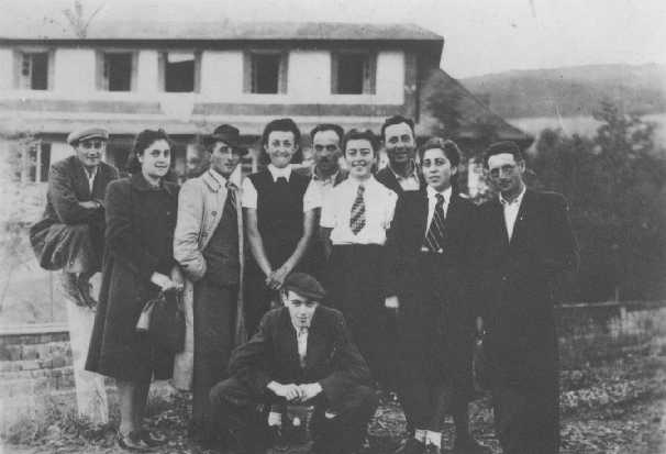 youth.jpg (21211 bytes)
