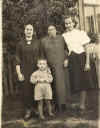 Dolinko family members.jpg (56551 bytes)