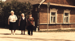 women near mara ilea house