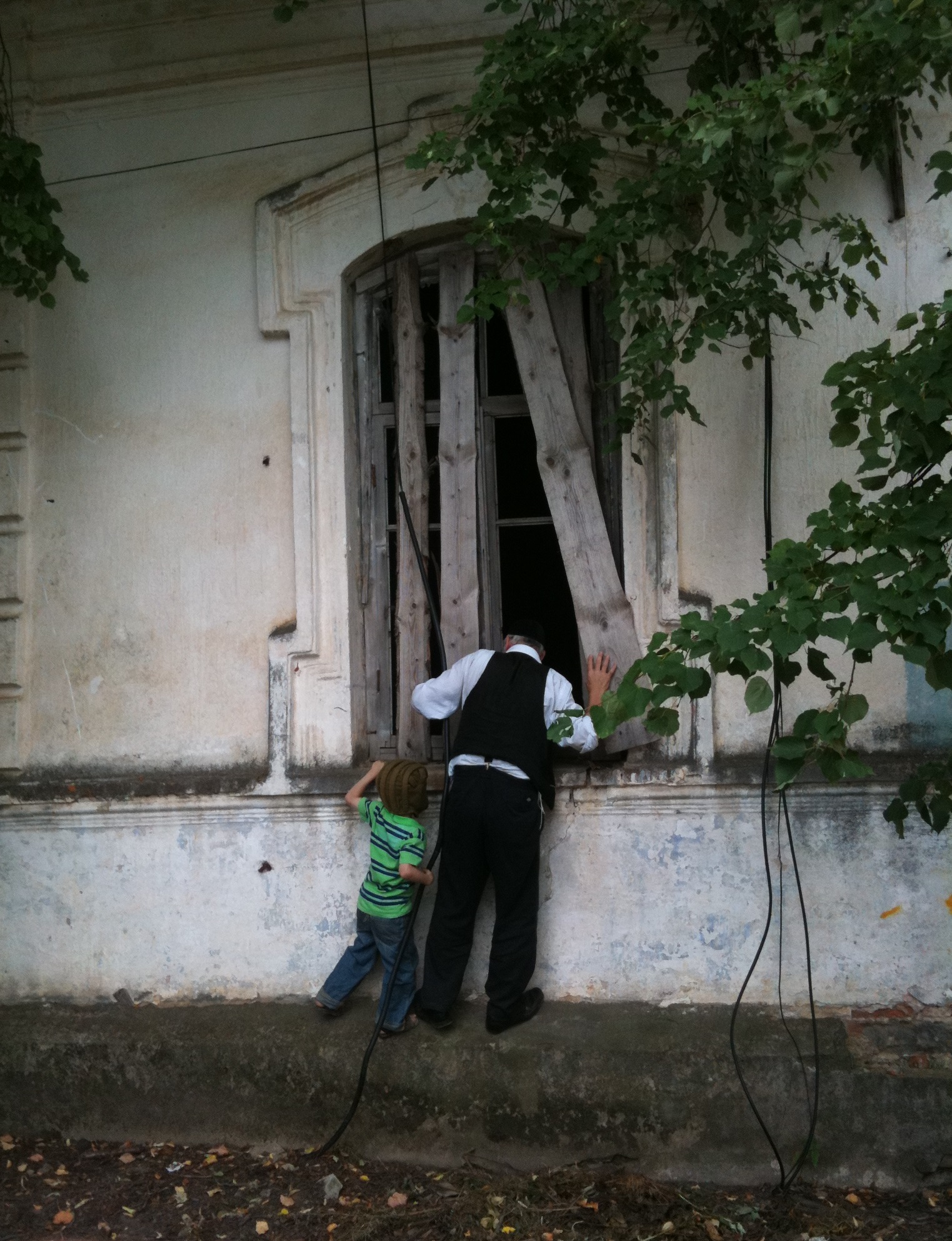Peeking inside
Old Synagogue Communist St 106