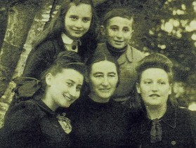 Avraham, Rywka, girls