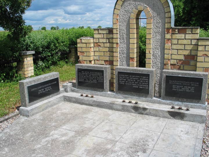 Photo of Roadside Monument to the

 
Victims of the Shoah from Yurburg and the

 
Vicinity